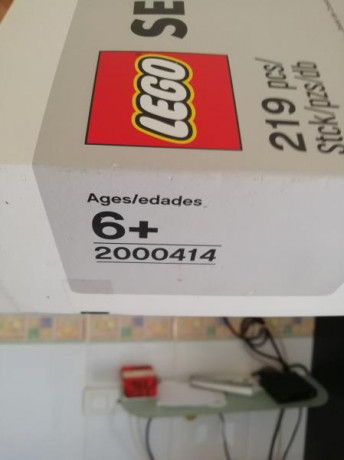 Buenos días

Pongo en venta un kit de lego valorado en tienda en 26 euros 
El tema es que en esa caja 01