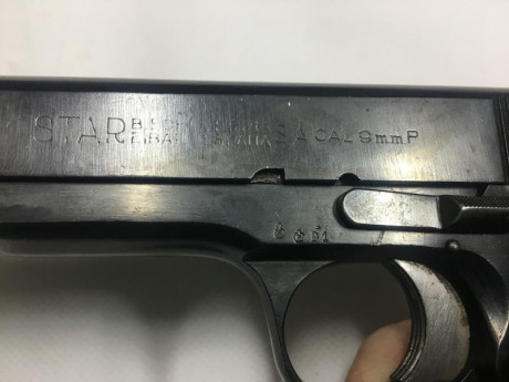 Vendo pistola marca STAR modelo B del calibre 9mm. guiada con licencia A, usada pero en muy buen estado, 00