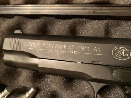 Buenos días,
Vendo mi Colt 1911 A1 de Umarex. Es el modelo fabricado en Alemania por Umarex con licencia 01