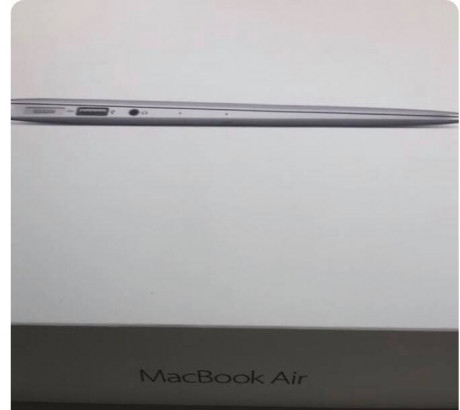 Se vende en perfecto estado y con todos sus accesorios Apple Macbook Air versión 13 pulgadas , modelo 00