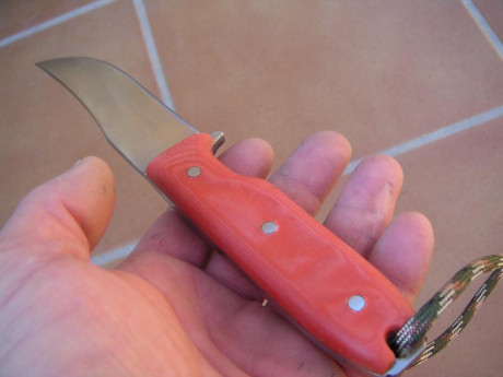Os presento el nuevo cuchillo MT Alimaña, diseñado por Manuel de la Torre con mi humilde colaboración. 100