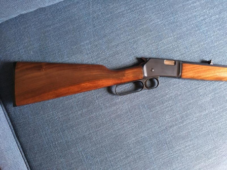 Vendo una carabina Browning BL-22 tipo oeste americano (Palanquera) calibre 22 lr. Se encuentra en perfecto 02