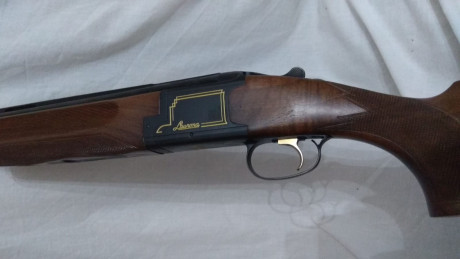 Pongo a la venta una escopeta Laurona superpuesta  Sporting , con 71 centimetros de cañon , banda ancha 00
