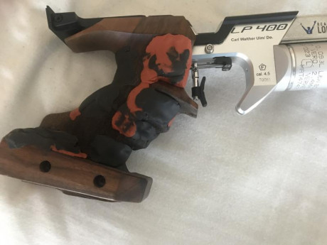 Se vende pistola Walther LP400 como nueva, en Pamplona . Recién revisada y reparada por Ibergrips. Se 00