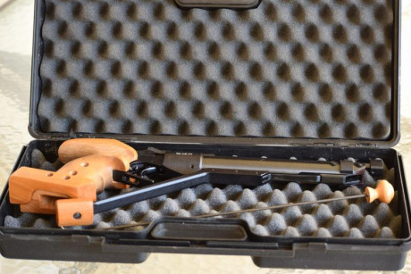 Pistola de aire comprimido Baikal MP-46M en calibre 4. 5mm. Carga manual. 
Fue un regalo para mi mujer, 01
