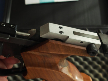 Se vende extraordinaria pistola de competición Walther CP2 modelo Match, mejorado el punto de mira y con 01