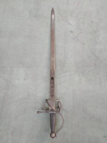 Vendo metopa con las reproducciones de las espadas del Cid, la Tizona y la Colada en acero de calidad.
fueron 110