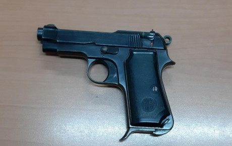 Beretta 1934 calibre 9 corto. Buen estado de conservación y apenas utilizada. Precio 250 euros. Como dato 02
