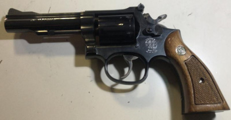 Vendo revolver Smith & Wesson Mod. 15-6, de 4” del Cal. 38 Sp.

El revólver está en un estado impresionante, 01