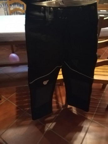 Pantalon Tiro Olimpico. Marca AGH Anschutz, modelo 144 Standard
Como nuevo. Prácticamente sin uso. Comprado 02