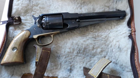 Vendo este revolver , modelo 1898, del año 1990, el básico de Pietta. Como se aprecia en las fotos ha 02