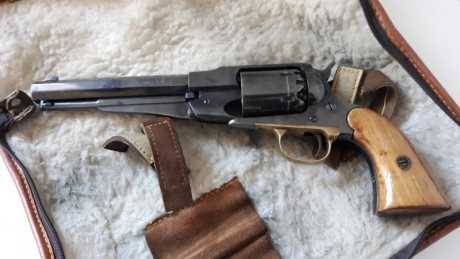 Vendo este revolver , modelo 1898, del año 1990, el básico de Pietta. Como se aprecia en las fotos ha 01