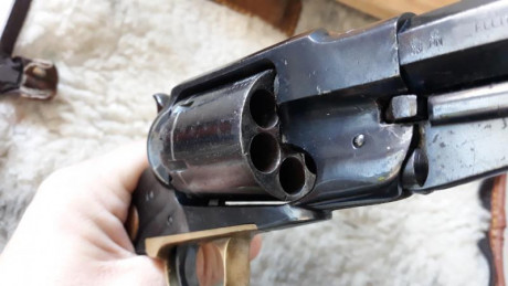 Vendo este revolver , modelo 1898, del año 1990, el básico de Pietta. Como se aprecia en las fotos ha 00