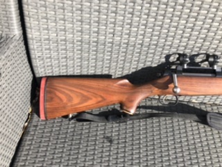 Se vende rifle de cerrojo Mauser m03 300wm

Madera grado 3.
Cantonera cervellati
Maletín original Mauser 01