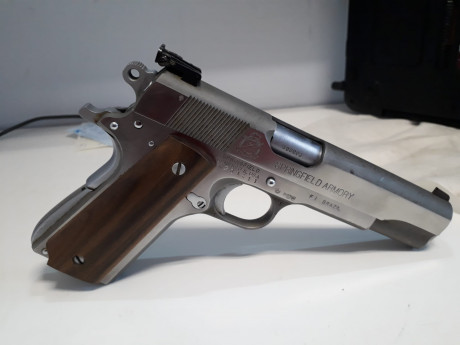 Un amigo vende las siguientes armas:
Pistola Springfield 1911 calibre 9 mm parabellum
Revolver Llama calibre 100