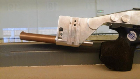 Un amigo del club vende esta carabina ANSCHUTZ 1913 súper match con diopter inclinable, iris con filtros 11