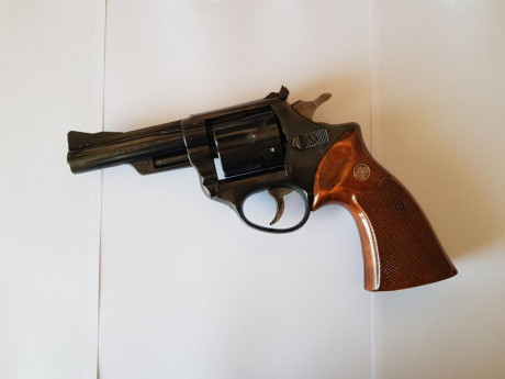 Buenas,

Vendo revólver Astra CGT Magnum 357 (38 Spl). Perfecto estado de conservación y gran precisión, 01