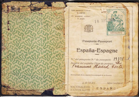  EN RECUERDO Y HOMENAJE A LOS QUE YA NO ESTÁN. 

Si pones en  GOOGLE   PASAPORTES EN LA MEMORIA  da igual 10