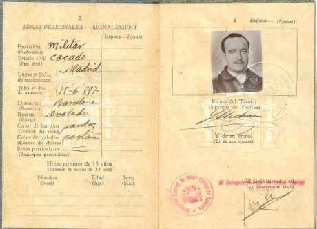  EN RECUERDO Y HOMENAJE A LOS QUE YA NO ESTÁN. 

Si pones en  GOOGLE   PASAPORTES EN LA MEMORIA  da igual 102