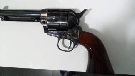 Uberti Cattleman 1873 45 Long Colt 5 1/2"

Estoy buscando el : 4 3/4".  Ya que tengo otro de 12