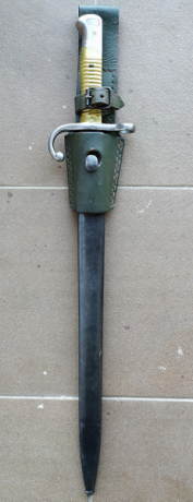 Vendo bayoneta argentina 1891 Solingen Alemania.Modelo con mango de bronce destinadas a la armada y suboficiales 20