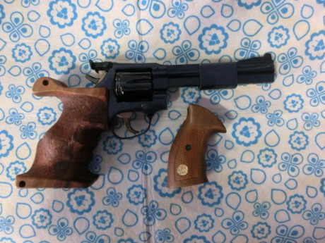 Saludos compañeros del foro
Pongo a la venta este magnifico revolver por no utilizarlo ya que tengo otro 62