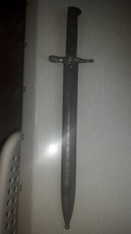 Hola compañeros: me podriais  identificar esta bayoneta, esta muy estropeada pero la tenia mi padre en 02