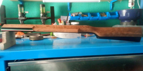 culata cicognani para gruning
la culata es nueva a estrenar 
peso 780gr sin los tornillos
madera de cedro 01