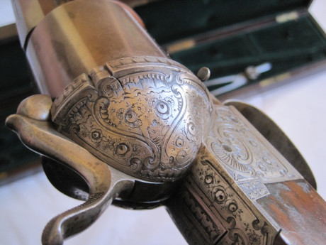 Arma de fabricada en Paris entre 1860 y 1867, carabina con estuche con todos sus accesorios para regalo 41