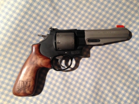 Vendo este gran Revolver de Competición se trata de un Smith-Wesson 357 MG-JM, modelo 327, PERFORMANCE 02