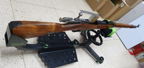 El Mosin-Nagant ..
es un rifle militar accionado por cerrojo, con cargador de cinco proyectiles, que 172