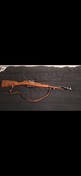 El Mosin-Nagant ..
es un rifle militar accionado por cerrojo, con cargador de cinco proyectiles, que 151