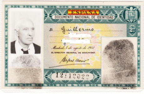  EN RECUERDO Y HOMENAJE A LOS QUE YA NO ESTÁN. 

Si pones en  GOOGLE   PASAPORTES EN LA MEMORIA  da igual 61