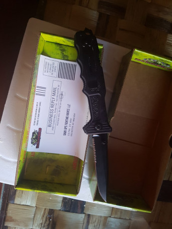 Navaja DARK OPS FIGHTING KNIVES, fabricada en USA, una gran desconocida.
100 euros con envío incluido 00