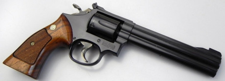 Que tal.
VENDIDO revolver Smith & Wesson K16-4. Longitud del cañón de 6 pulgadas y calibre .32 H&R 01