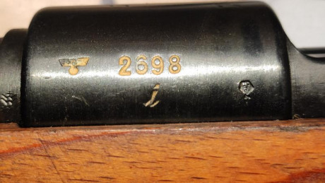 Buenas tardes,

estaba buscando más información sobre mi Mauser K98k, en referencia a los marcajes que 11
