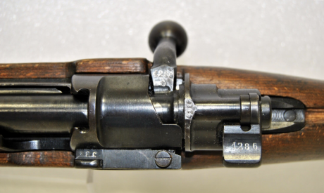 Buenas tardes,

estaba buscando más información sobre mi Mauser K98k, en referencia a los marcajes que 110