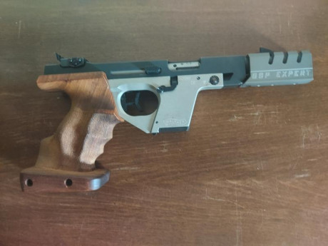 Se vende Walther GSP Expert 22 LR cacha talla M , el arma esta bien en todos sus aspectos  tanto de estética 00