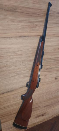 Rifle de cerrojo Winchester 70 en calibre 7mm remington magnum.

Buen estado general como se puede ver 00