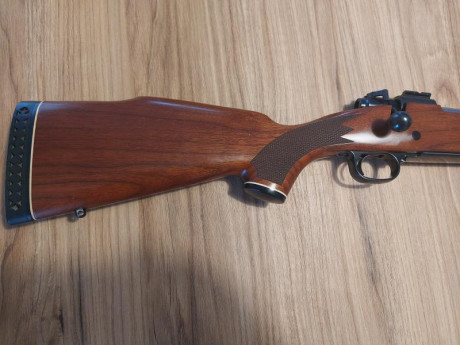 Rifle de cerrojo Winchester 70 en calibre 7mm remington magnum.

Buen estado general como se puede ver 22