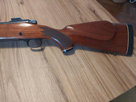Rifle de cerrojo Winchester 70 en calibre 7mm remington magnum.

Buen estado general como se puede ver 21