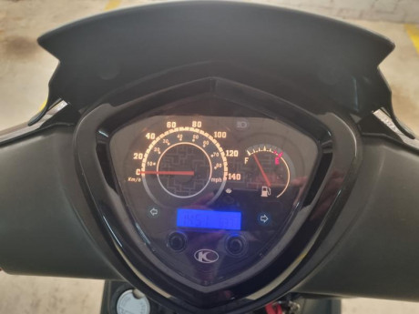 Hola vendo scooter Kymco Agility City 125 del 2017 con 6380 kilómetros con seguro en vigor y itv hasta 10