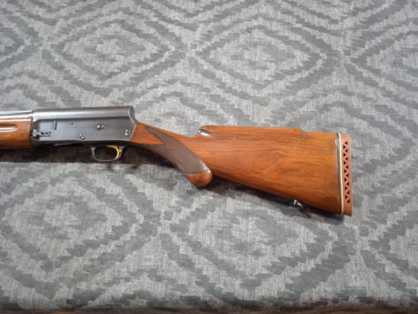 Un amigo vende collera de escopetas FN auto5

- una es calibre 20/70, báscula de acero, cañón de 71cm, 01