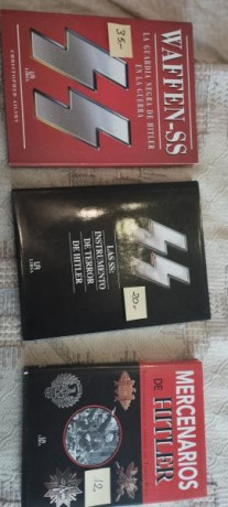 Vendo Libros uniformes alemanes WW2 , en Español, inglés y alemán,seminuevos, desde 20€ interesados más 130