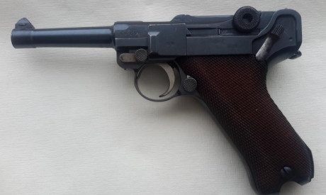 Un amigo vende una Luger P.08 DWM Alphabet 1920 fabricada en 1925. 

El conjunto fue adquirido en este 101