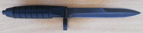 Seguimos con mas cuchillos bayonetas.
Cuchillo de combate (Bundeswehr kampfmesser):Utilizados por las 11