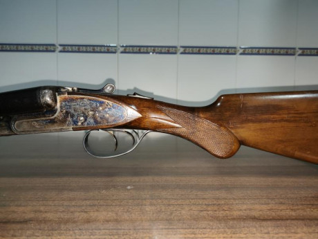 Hola. Hace poco compré una escopeta JABE (J. Antonio Belasategui) nueva, del 12-70, en la Armería Ravell. 20