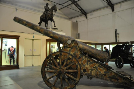 Acabo de visitar el Museo Naval de Madrid.
Como ya sufrimos con el traslado del Museo del Ejército de 121