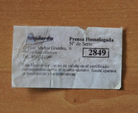 Vendo prensa para recarga homologada marca LEE.

Modelo "Reloader".

Se aporta si es necesario 20