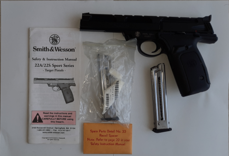 Se vende pistola SMITH & WESSON  MODEL 22A-1 en calibre 22 LR guiada en F.
Se incluyen los dos cargadores 01